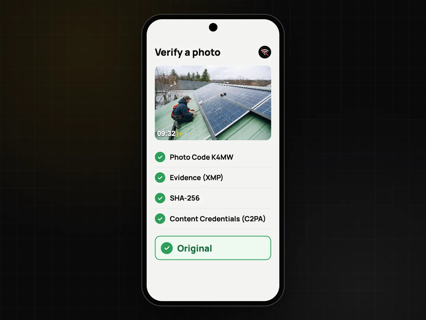 Offline Verify photo screen with Photo Code, evidence, SHA-256 and Content Credentials all checked, result Original